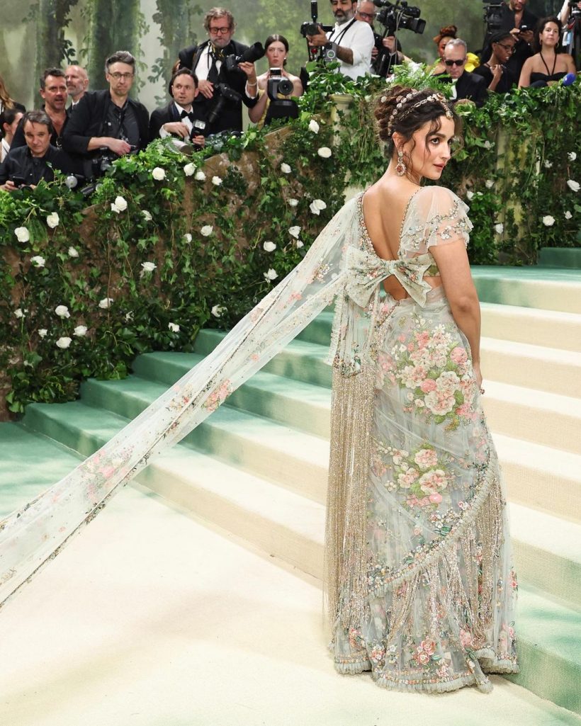 Alia Bhatt ปรากฎตัวฮือฮาใส่ชุดส่าหรีเยือน Met Gala 2024