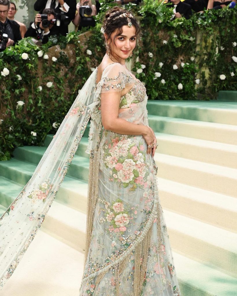 Alia Bhatt ปรากฎตัวฮือฮาใส่ชุดส่าหรีเยือน Met Gala 2024