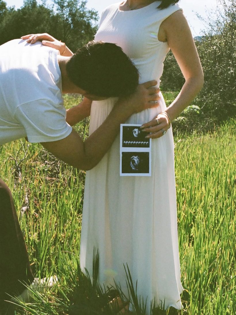 พระเอกดังประกาศข่าวเซอร์ไพรส์ เเฟนสาวท้องลูกคนเเรกเเล้ว!