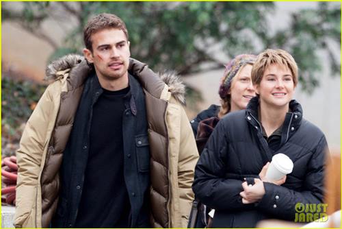 เซย์ลีน วูดลีย์ เครียดถ่ายหนัง Insurgent