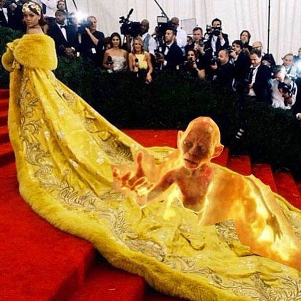 ร้องไห้หนักมาก!!! Rihanna เจอตัดต่อล้อเลียนชุดราตรีสีเหลืองสุดอลังกาล งดงามราว....