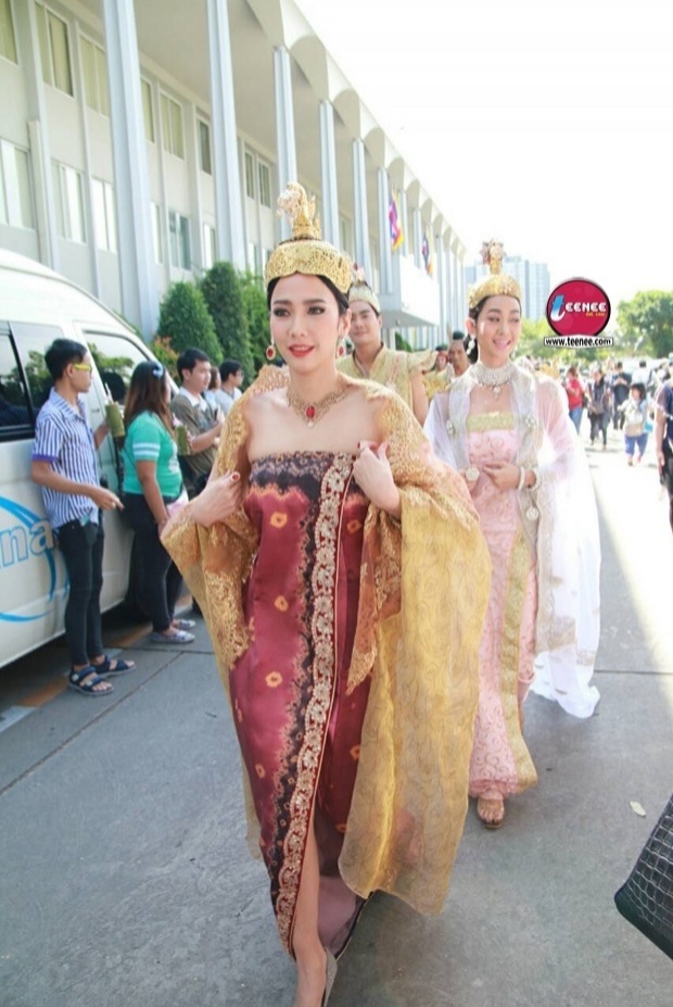 เพจดังแซวแรง!!คอสตูมอั้ม ในเพลิงพระนาง ชุดนี้รอดยาก(จริงหรา)?!!