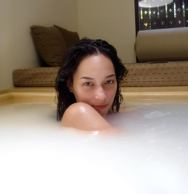เซ็กซี่ที่ซู๊ดด!! ‘บี-น้ำทิพย์’โชว์วาบหวาม อาบน้ำแร่แช่น้ำนม