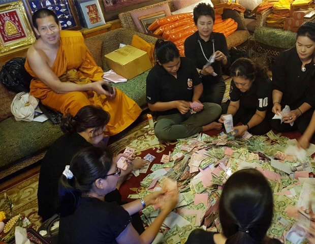 พระบิณฑ์ เตรียมลาสิกขา พร้อมนำปัจจัยมูลค่ามหาศาล ทำบุญช่วยคนต่อ