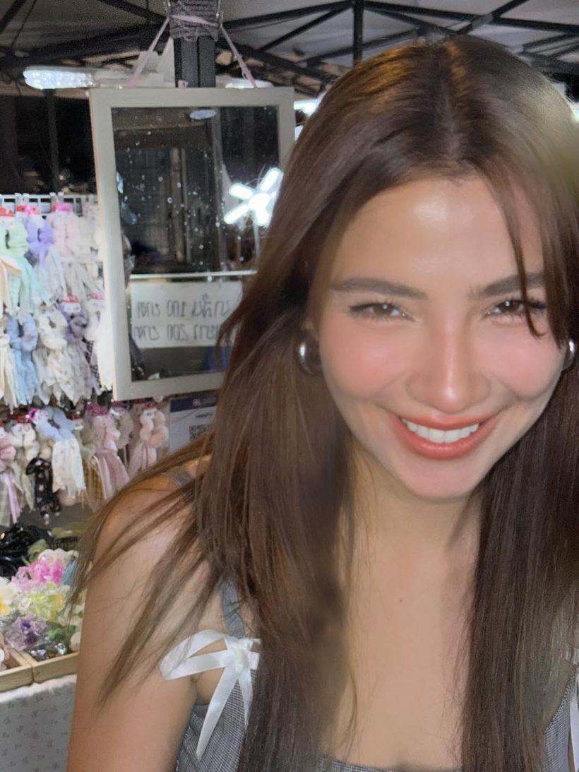 แม่มา!! ดาราสาวสุดฮอต ใส่ชุดนี้ ทำคนมองเหลียวทั้งตลาด