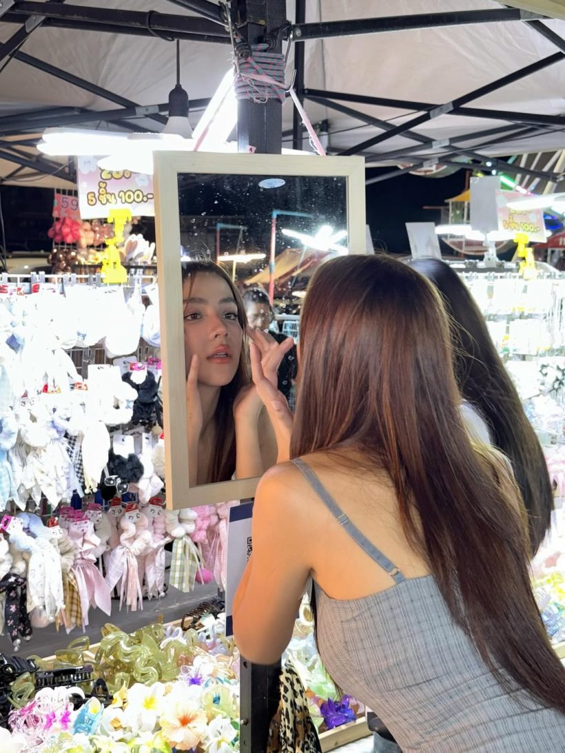 แม่มา!! ดาราสาวสุดฮอต ใส่ชุดนี้ ทำคนมองเหลียวทั้งตลาด