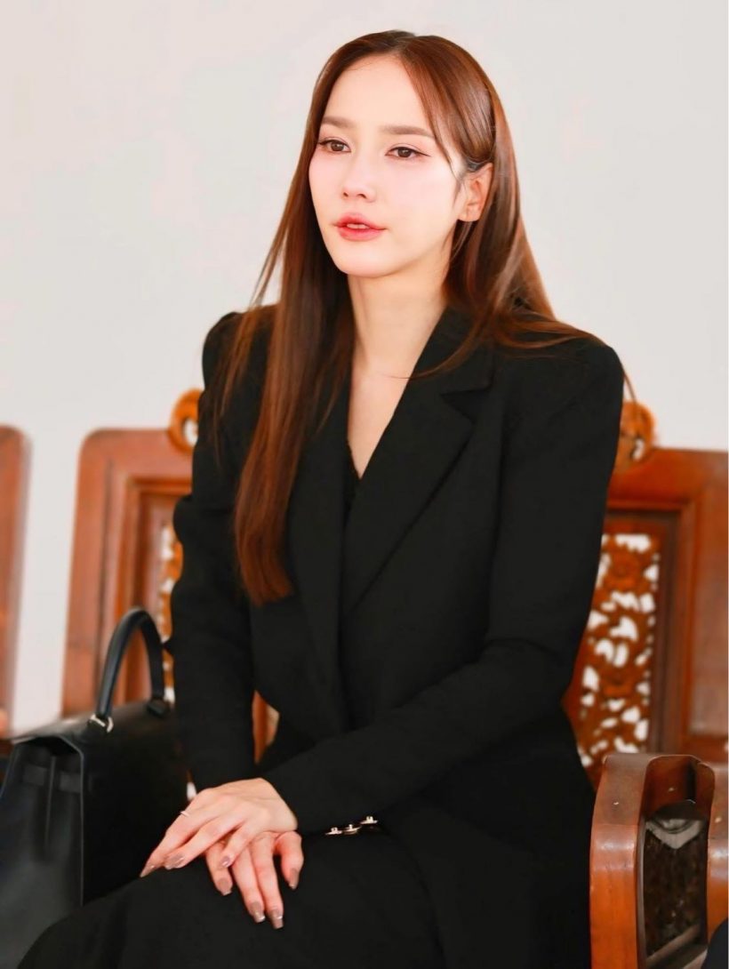จับตา อั้ม พัชราภา ควงหนุ่มคนดัง ร่วมงานฌาปนกิจคนสนิท