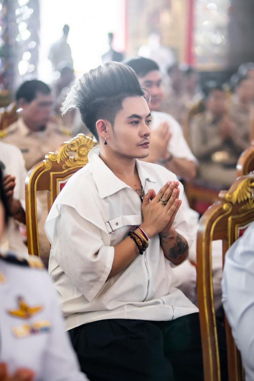 นักร้องชื่อดัง ตกใจ! ภาพหลุดพระกอดสีกา ลั่นเสียใจที่เคยกราบ