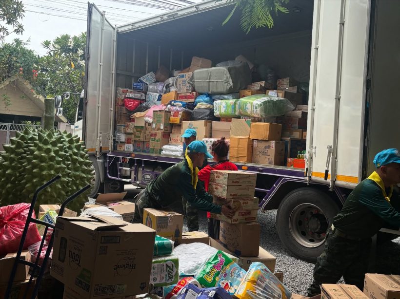 เบลล่า-วิล ร่วมใจช่วยเหลือภัยพิบัติ! ส่งของช่วยชายแดนศรีสะเกษฯ