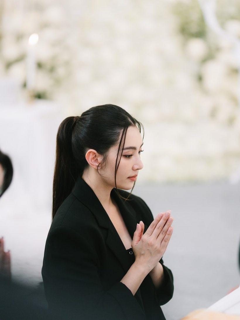 ดิว อริสรา โพสต์ขอบคุณ นางเอกดัง และ 2 เพื่อนดาราที่ยังรักกัน