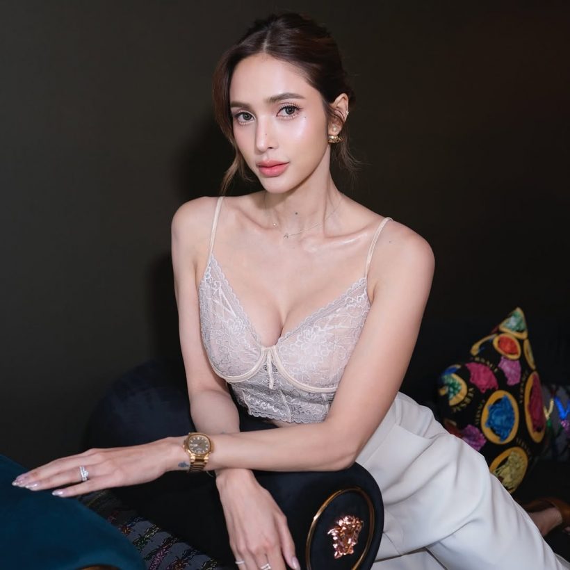 บุ๋ม ปนัดดา-อุ้ม ลักขณา ของขึ้น! ลั่นข้อความ ซัดพระอนาจารเด็ก