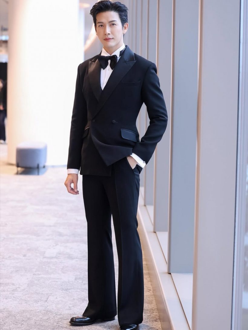 พระเอกหนุ่มไลฟ์สดขายของ ทำอาชีพสุจริต เเต่ชาวเน็ตบอกตกอับ!