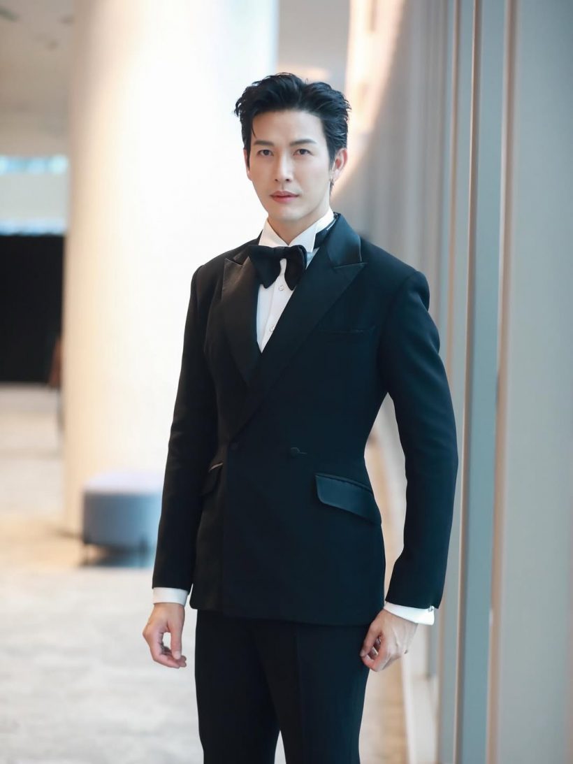 พระเอกหนุ่มไลฟ์สดขายของ ทำอาชีพสุจริต เเต่ชาวเน็ตบอกตกอับ!