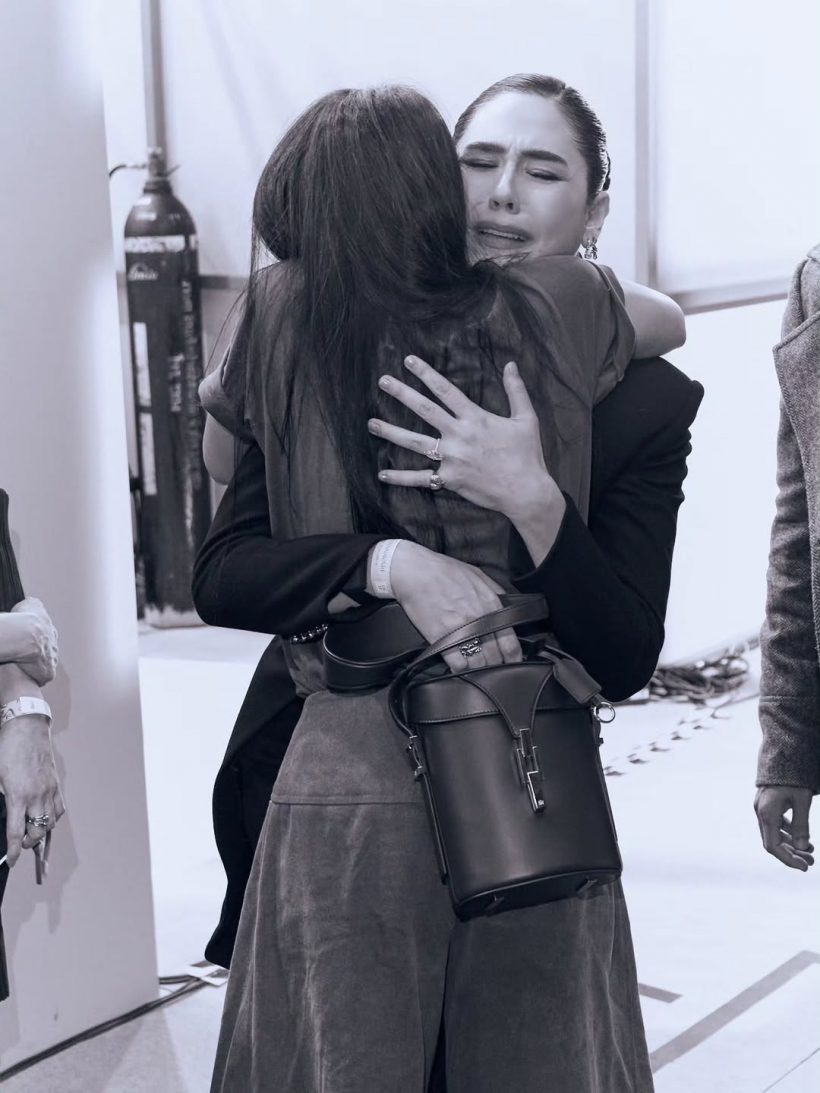 โมเมนต์สุดอบอุ่น ชมพู่ อารยา และ องค์หญิงสิริวัณณวรีฯ