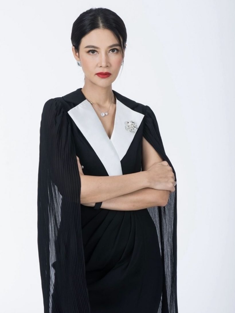 เป็นเรื่องแล้ว! ปู มัณฑนา โพสต์ภาพได้หมายศาลจาก หนุ่ม กรรชัย !