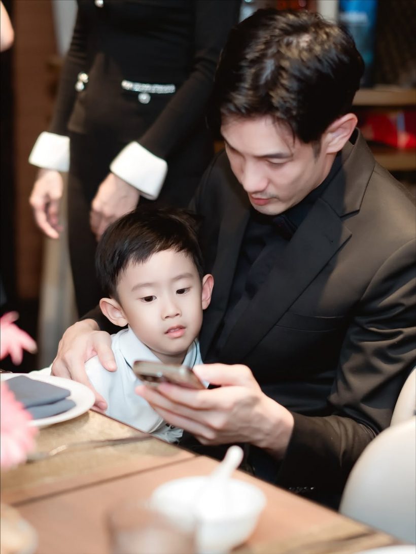 OMG น้องโรฮา หล่อออร่าขนาดนี้ อนาคตพระเอกแน่นอน