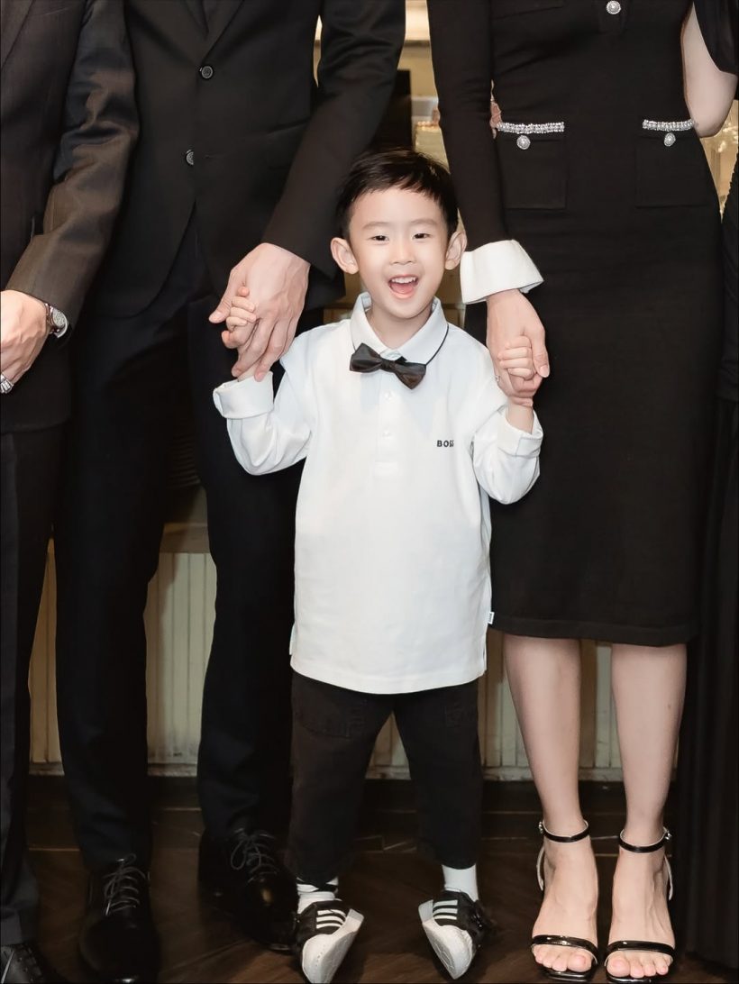 OMG น้องโรฮา หล่อออร่าขนาดนี้ อนาคตพระเอกแน่นอน