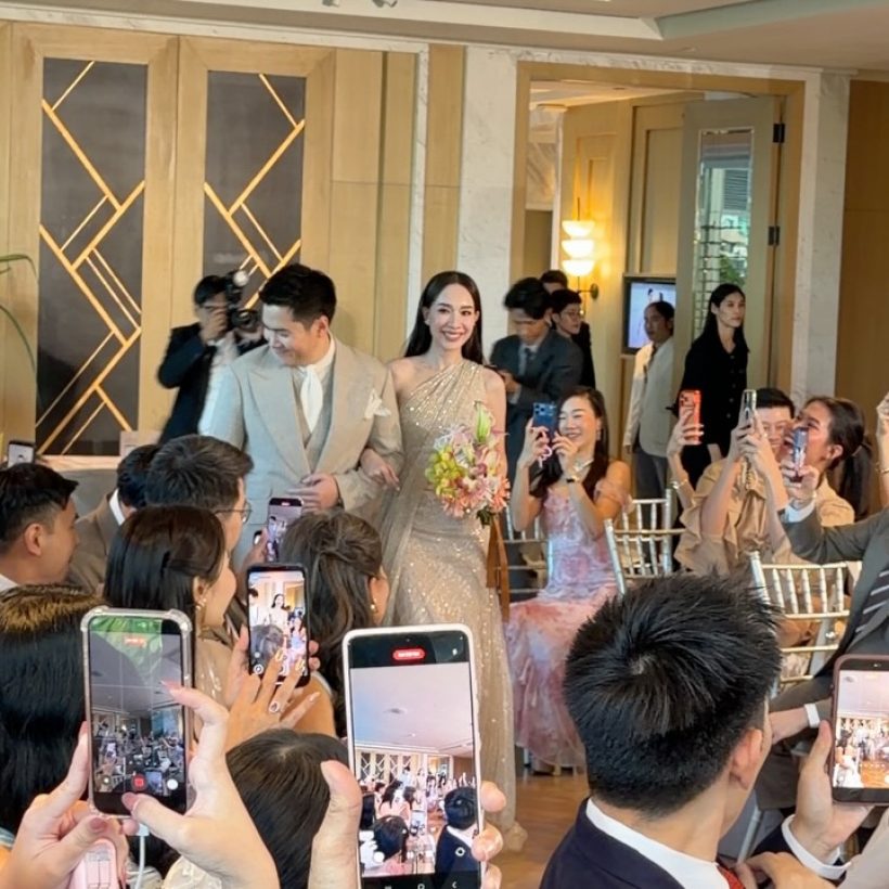 อุ๊ย...พลอยภรรยากันต์ โผล่งานแต่งมิ้นท์ ณัฐวรา ตัดผมใหม่ จำแทบไม่ได้...!