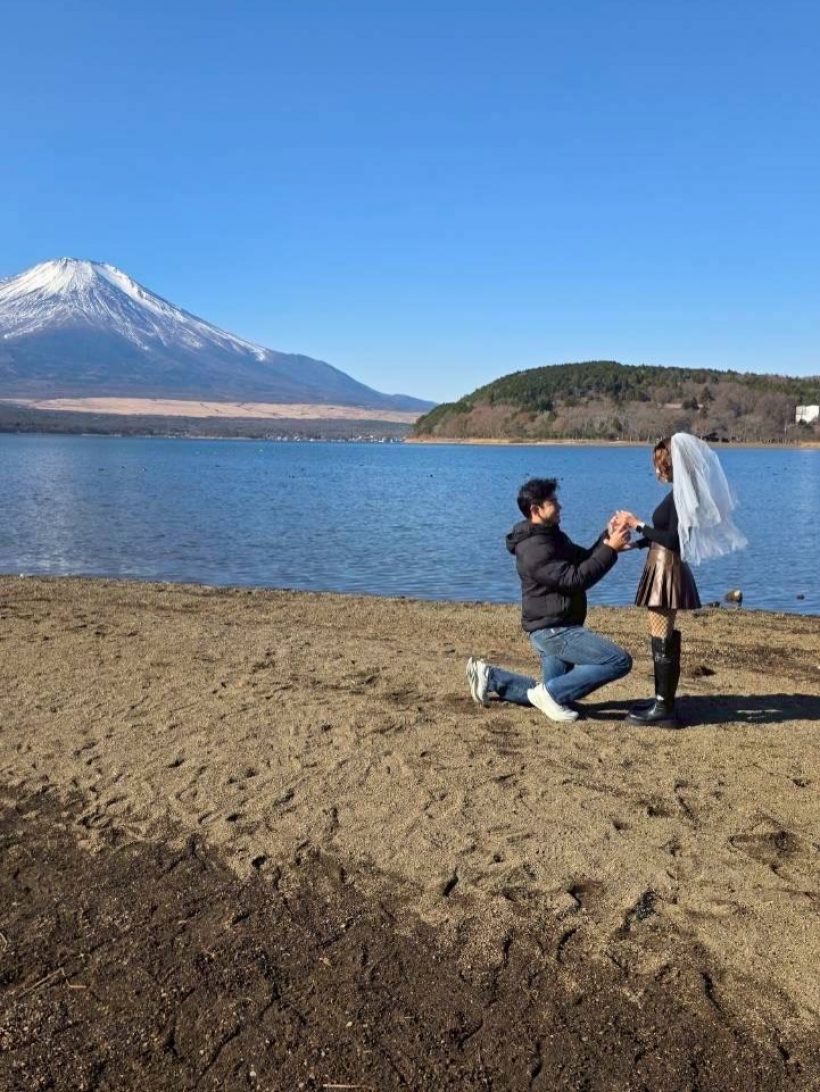 เซอร์ไพรส์! พระเอกกล้ามโต คุกเข่าขอแฟนสาวแต่งงานแล้ว