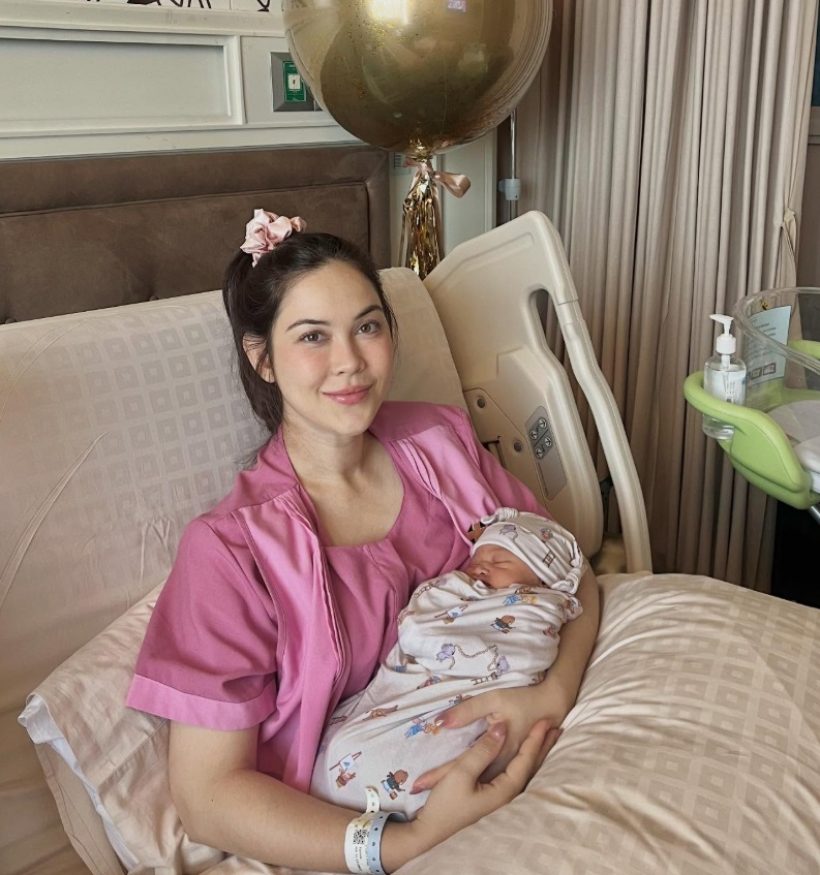 เปิดภาพคุณยายให้ของรับขวัญ น้องภีรันทร์ มีอึ้ง รวยจริง!