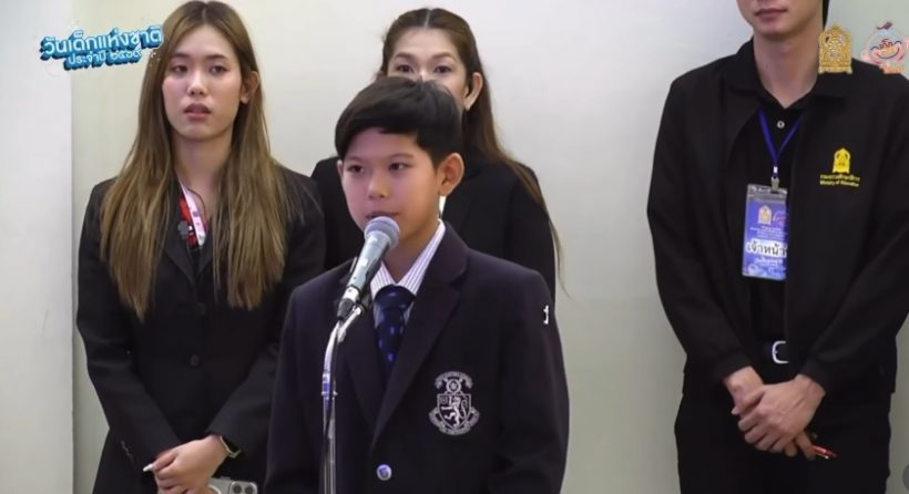 สุดปลื้ม! ลูกชายดาราดัง เป็นตัวแทน กล่าวขอบคุณนายกฯ