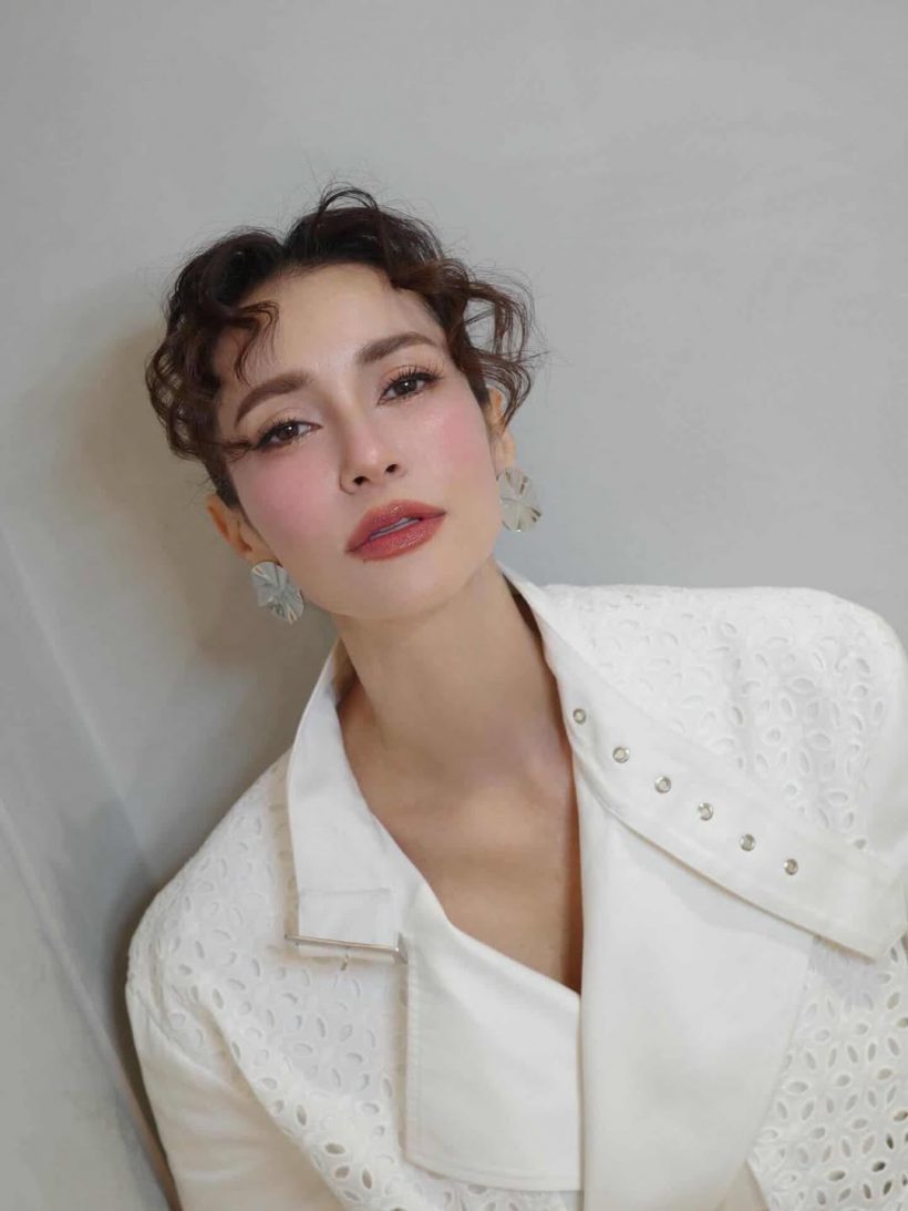 ตัวแม่ของจริง! เธอคนนี้ ใส่เสื้อผ้าตัวละ 199 ก็ยังดูแพง