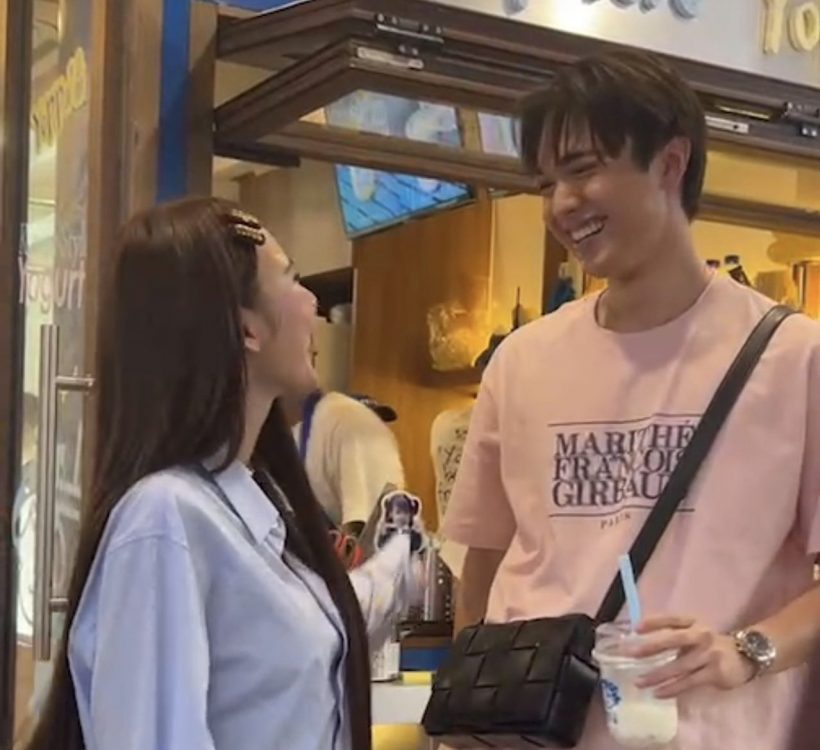 คู่จิ้นรีเทิร์น?พระเอกบุกเซอร์ไพรส์พร้อมดอกไม้ แฟนคลับน้ำตาซึม