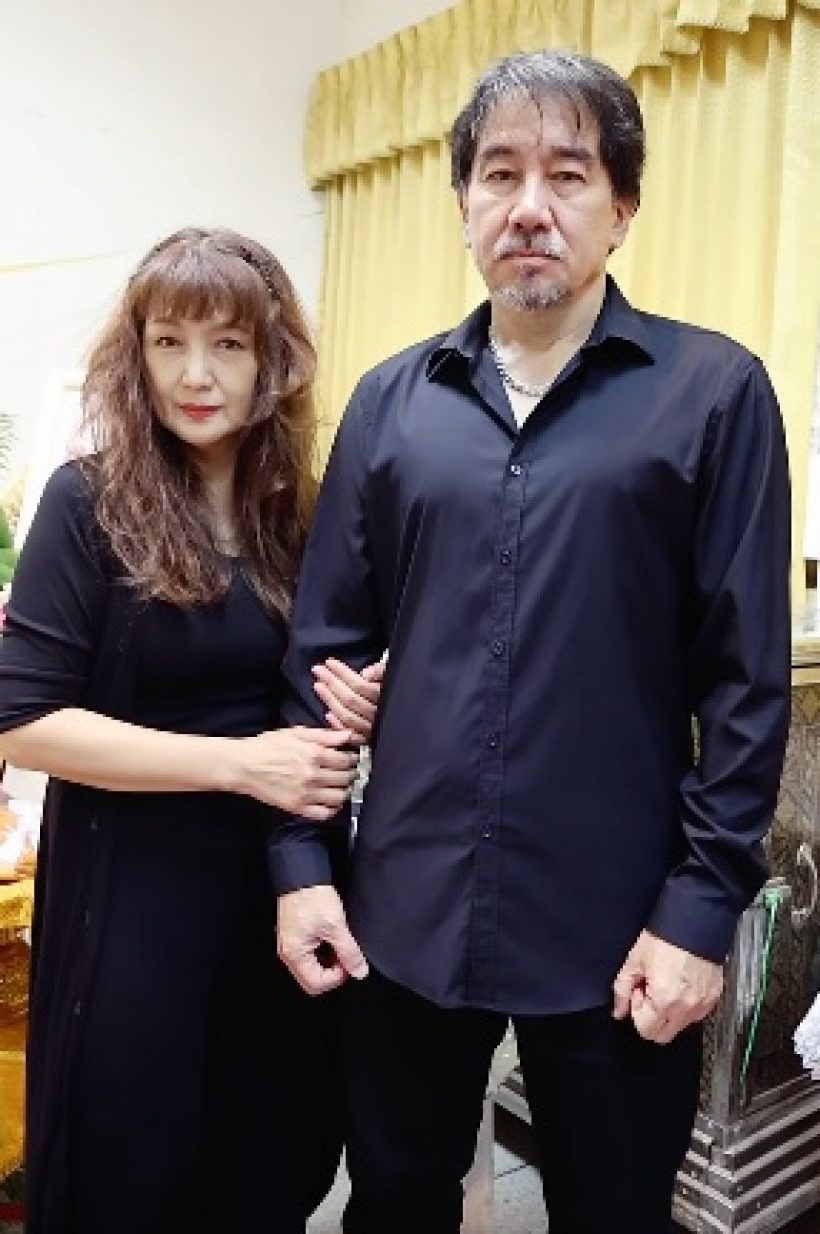 ฮันนี่ ภัสสร เจอชาวเน็ตถล่มยับ กลางงานสวดอภิธรรมคุณแม่