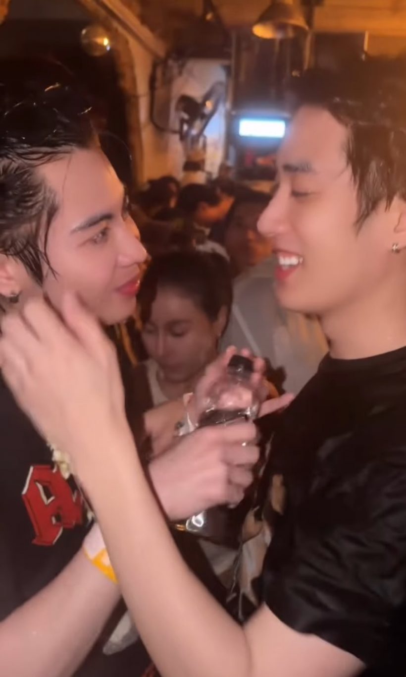 ทำถึงเวอร์!! คู่จิ้นชื่อดัง โชว์ช็อตสวีทจริงกลางงานสงกรานต์