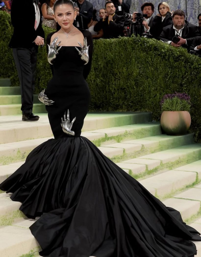 เปิดโฉมหน้าอีกหนึ่งสาวไทย เฉิดฉาย Met Gala ฟาดลุคสุดล้ำ