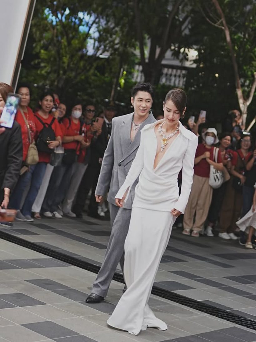 ซูมชัดๆสร้อยบนคอ แอน ทองประสม อลังการตาแตก