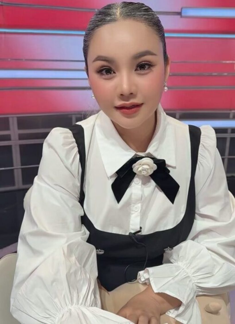 ภาพล่าสุด ตั๊กแตน ชลดา หลังโดนแซะผมหงอกยังรับงาน