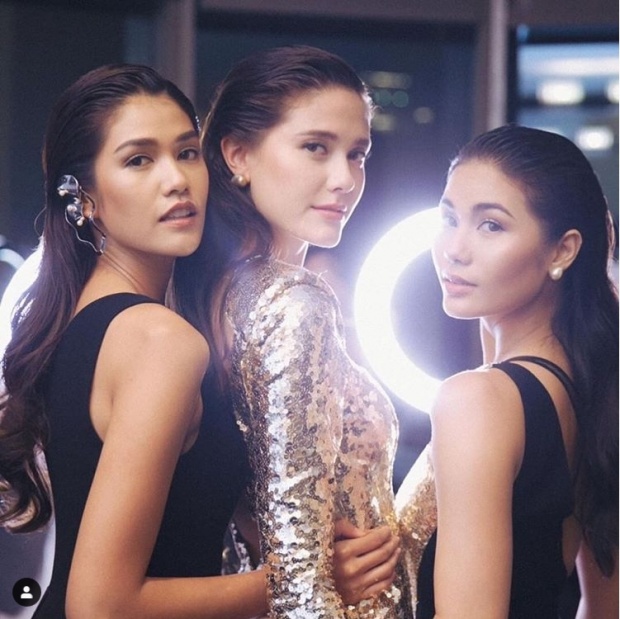 หนุ่มๆตะลึง! 4 สาวงาม Miss Universeยอมเปลือย ท่อนบน ขึ้นปกนิตยสาร!