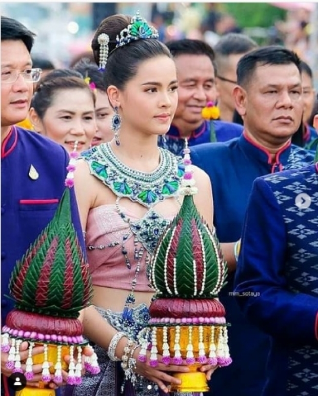 งดงามมาก ญาญ่า โชว์รำบวงสรวงองค์พญาศรีสัตตนาคราช นครพนม 