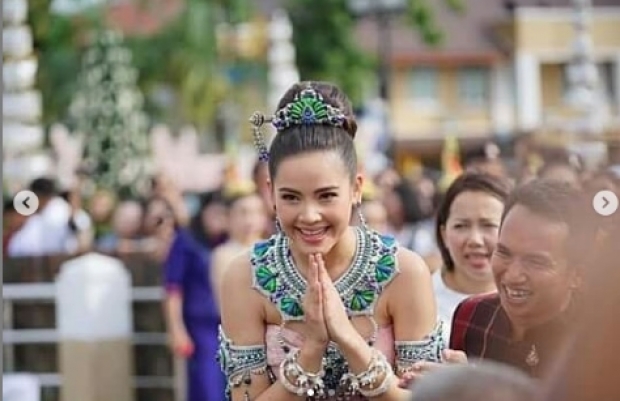 งดงามมาก ญาญ่า โชว์รำบวงสรวงองค์พญาศรีสัตตนาคราช นครพนม 