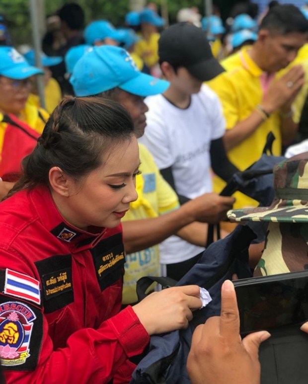 “บุ๋ม ปนัดดา” ใช้วันหยุด 1 วันของเดือน “ลงพื้นที่ช่วยเหลือผู้ประภัยน้ำท่วม จ.อุบลฯ”