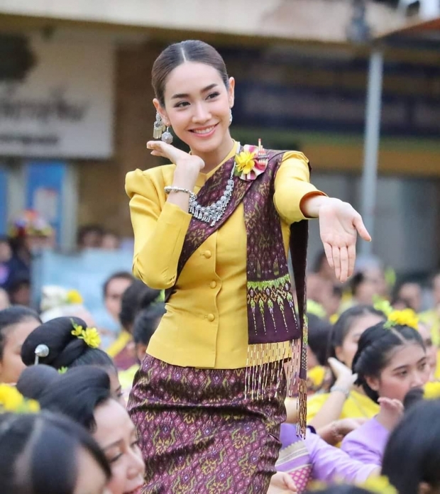 ยิ่งใหญ่ อลังการ!  มิน พีชญา ร่วมพิธีรำบวงสรวงขอนแก่นครบรอบ222ปี กับนางรำอีกนับเเสนคน (คลิป) 