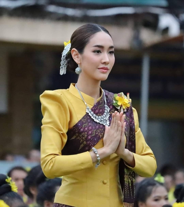 ยิ่งใหญ่ อลังการ!  มิน พีชญา ร่วมพิธีรำบวงสรวงขอนแก่นครบรอบ222ปี กับนางรำอีกนับเเสนคน (คลิป) 