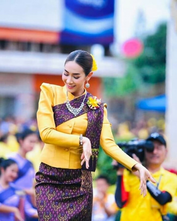 ยิ่งใหญ่ อลังการ!  มิน พีชญา ร่วมพิธีรำบวงสรวงขอนแก่นครบรอบ222ปี กับนางรำอีกนับเเสนคน (คลิป) 