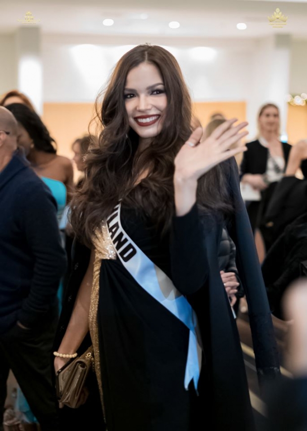 สวยฟาด! ฟ้าใสลุคล่าสุด เเต่งตัวจัดเต็มเจิดจรัสในงานดินเนอร์หรู Miss Universe 2019 