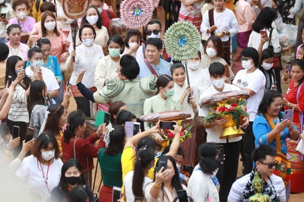 เเฟนคลับถึงกับอึ้ง! หลังเห็นจำนวนเงิน ยอดกฐิน ณเดชน์-ญาญ่า 