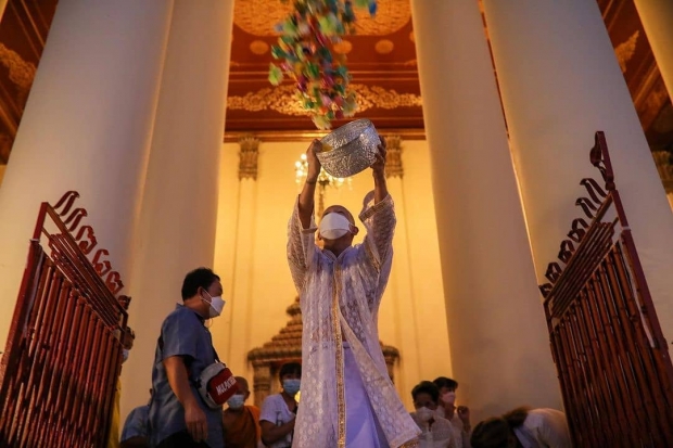 อนุโมทนาบุญ แพท พาวเวอร์แพท เข้าพิธีอุปสมบทเรียบง่าย ทดแทนคุณพ่อแม่ 