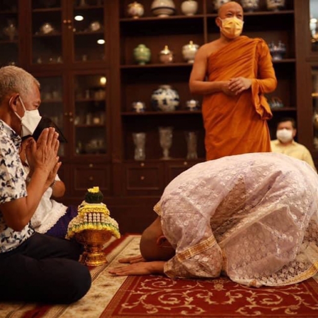 อนุโมทนาบุญ แพท พาวเวอร์แพท เข้าพิธีอุปสมบทเรียบง่าย ทดแทนคุณพ่อแม่ 