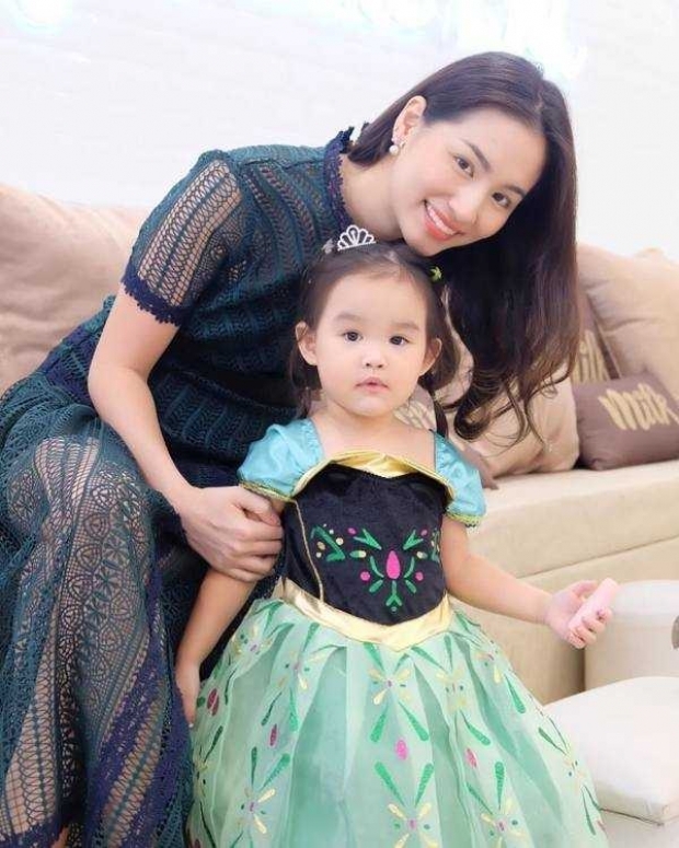 น้องพิพิม ลูกสาว ต่าย-ทิม ยิ่งโตยิ่งสวย ฉายแววซุปตาร์เด่นมาแต่ไกล