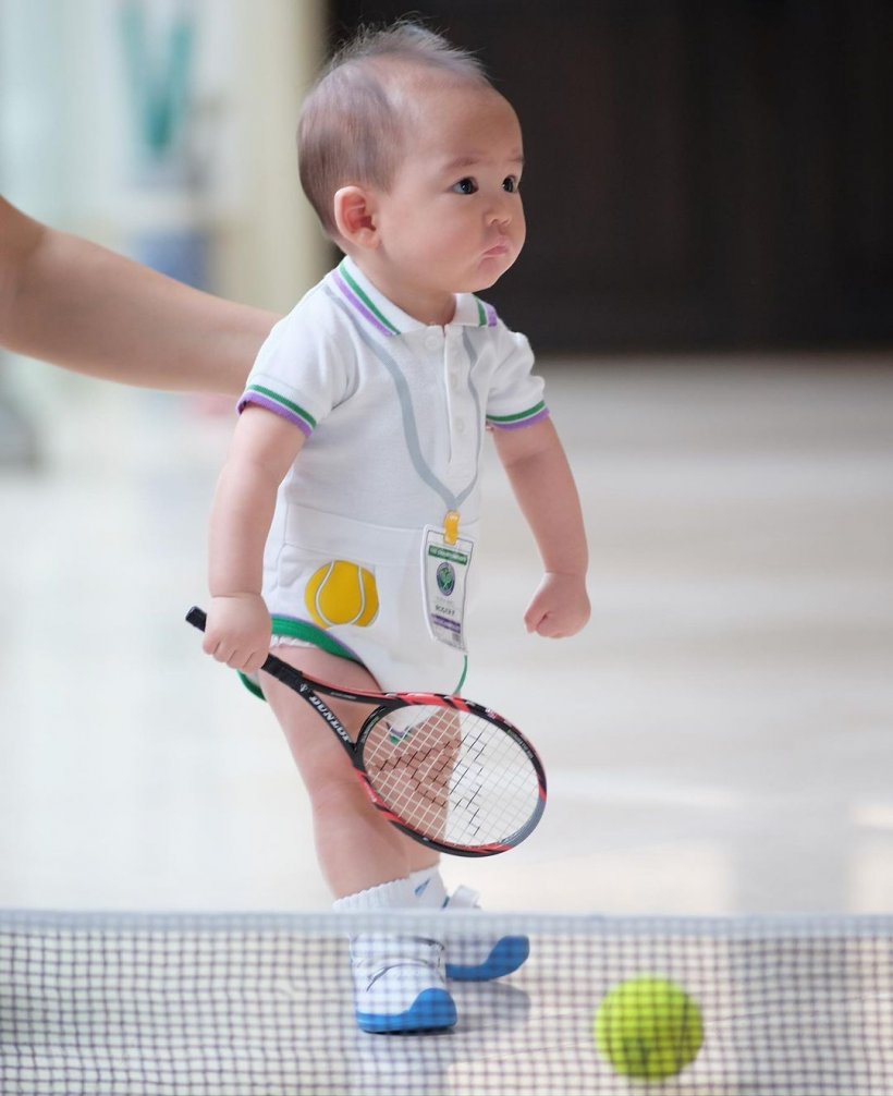 ฉายแววแต่เด็ก น้องกวินท์ สวมบทฝึกเทนนิส ท่าเป๊ะเท่มากลูก