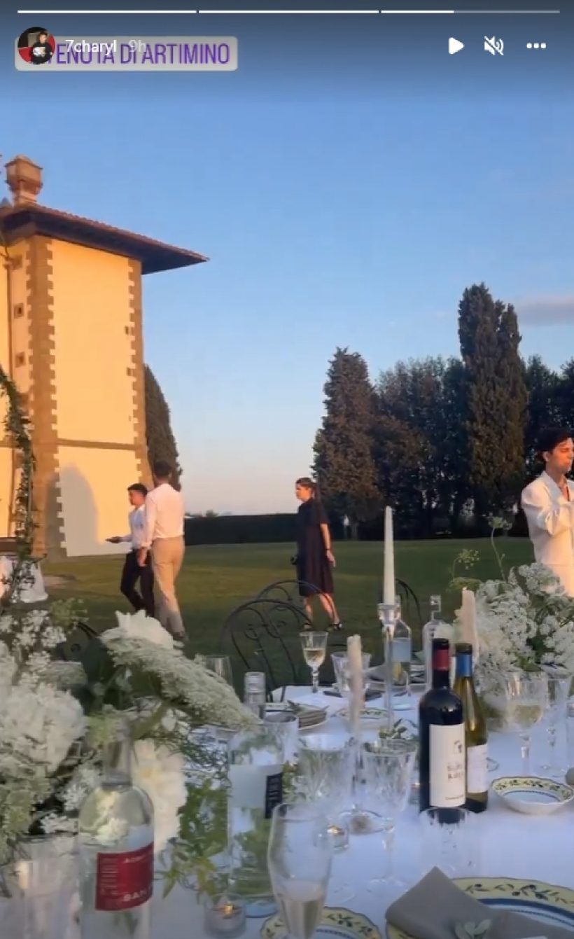 ชื่นมื่น! นางเเบบดัง ควงเเฟนหนุ่มนักฟุตบอล เข้าพิธีเเต่งงานที่อิตาลี