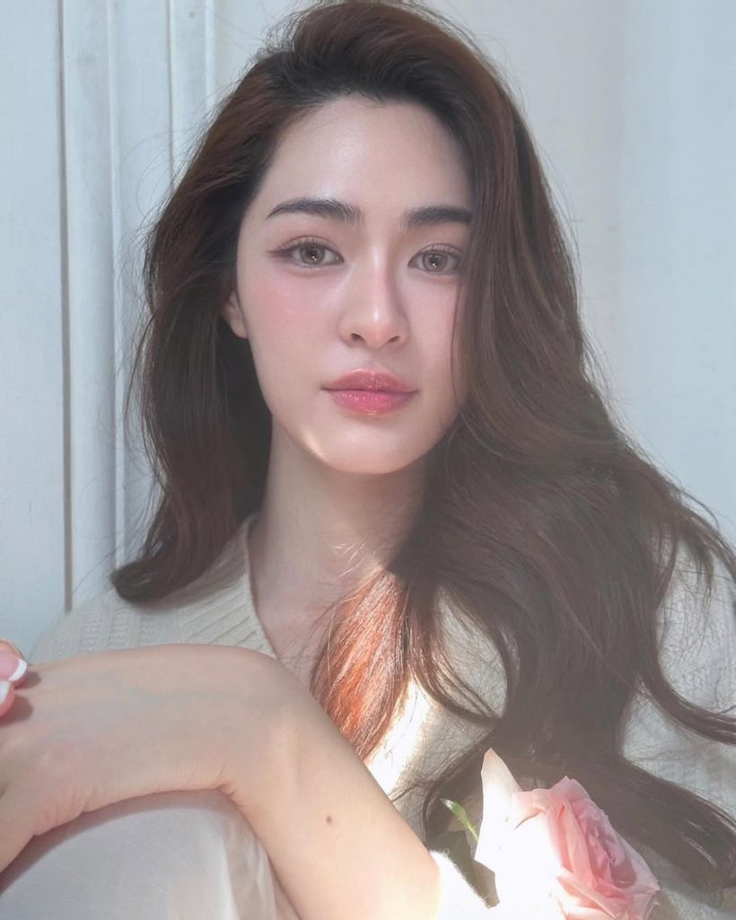 คลินิกเปิดโผล นางเอกดัง ขึ้นเเท่นต้นแบบหน้าสวยในฝัน สาวๆเเห่ยื่นเรฟ