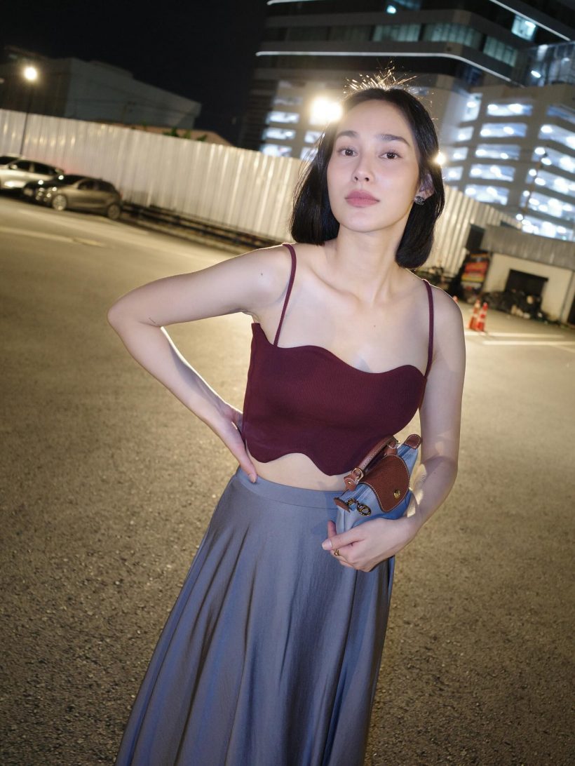 โดนอีกราย..นางเอกดัง ถูกเขมรบุก หลังโพสต์ภาพธงชาติไทย