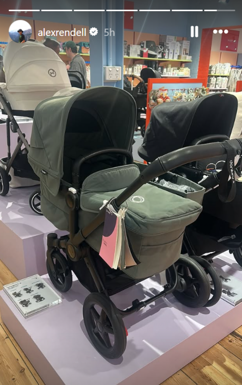 เเฟนๆเเห่ยินดี อเล็กซ์ เรนเดลล์ เตรียมเป็นคุณพ่อเเล้ว