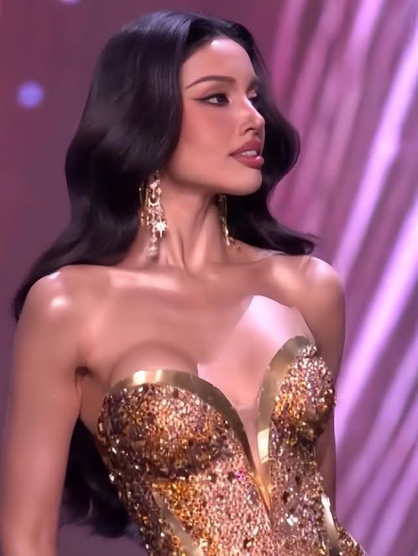 10 10 10 ไม่หัก! วีนา เดินสับเวทีไหม้ ลุคชุดว่ายน้ำ-ราตรี คือทำถึงมากคุณน้า